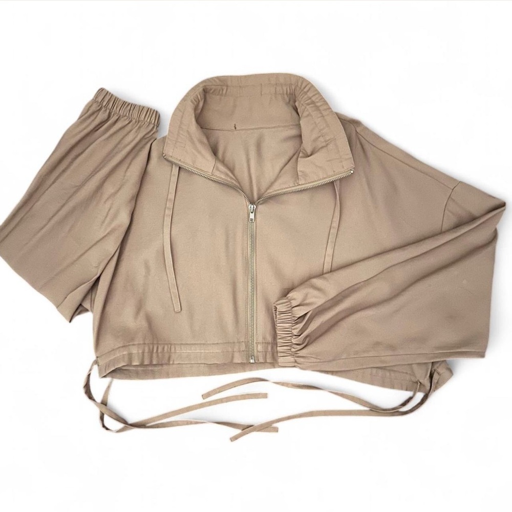 Tan Cropped Zip-Up Baggy Long Sleeve